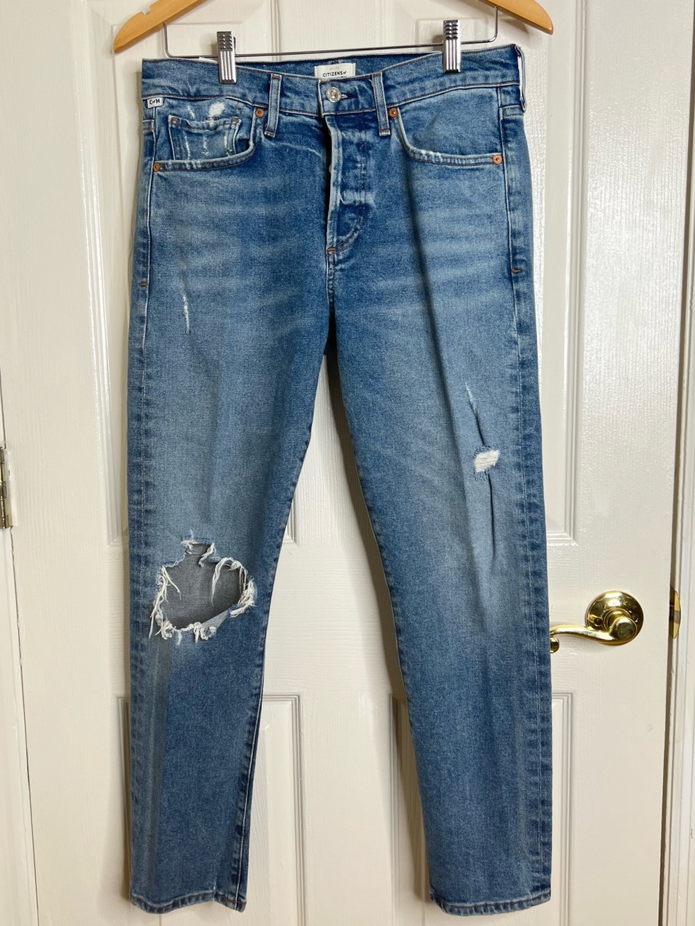Citizens Of Humanity NWOT Light/Medium Blue Distressed Boyfriend Jeans